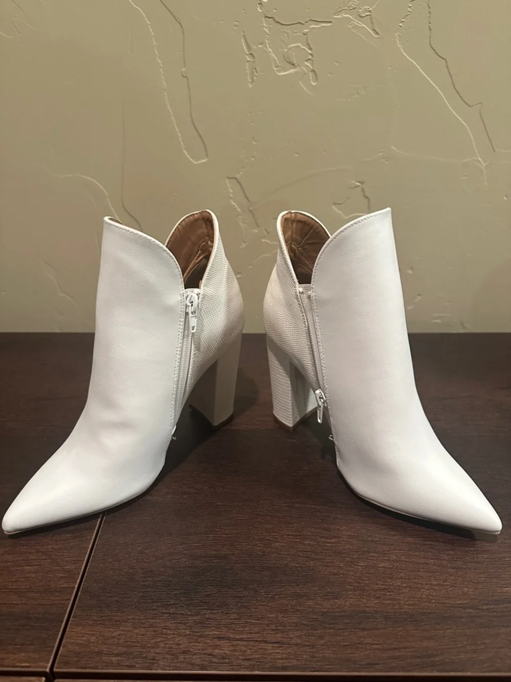 Qupid White Pointed Toe Sculpted Block Heel Ankle Boots - Picture 2 of 3